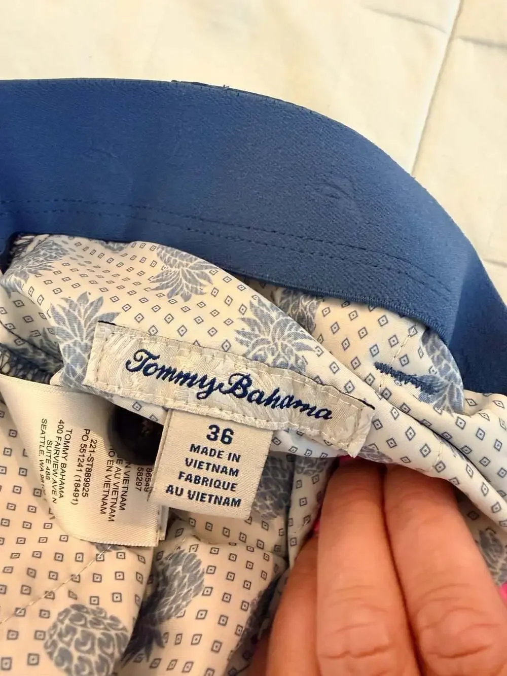 Tommy Bahama Blue Performance Golf Shorts Men’s Size 36